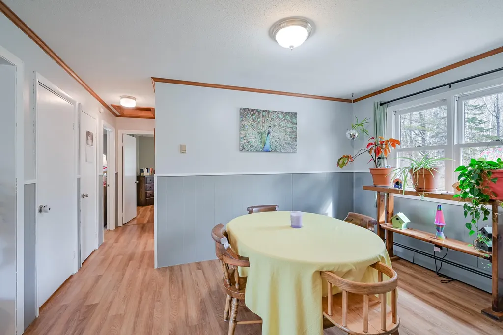 713 Gardiner Road Wiscasset ME 04578