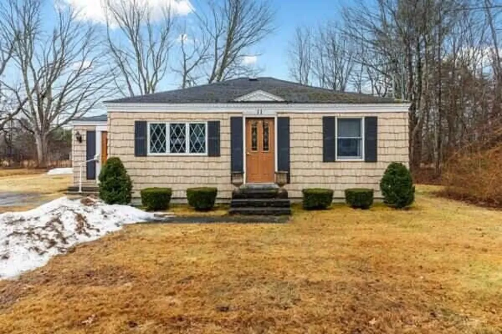 11 Stone Street Saco ME 04072