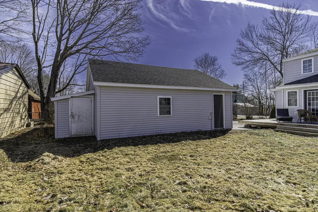 9 Vine Street Bangor ME 04401