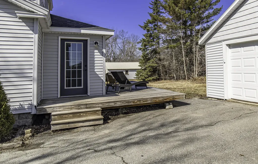 9 Vine Street Bangor ME 04401