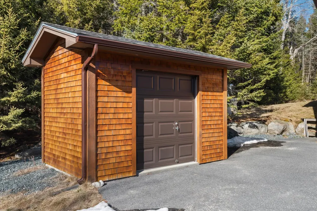 41 Mcheard Stream Lane Blue Hill ME 04614