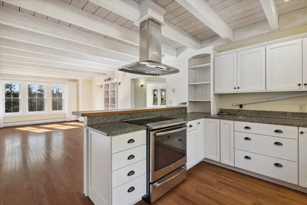 41 Mcheard Stream Lane Blue Hill ME 04614