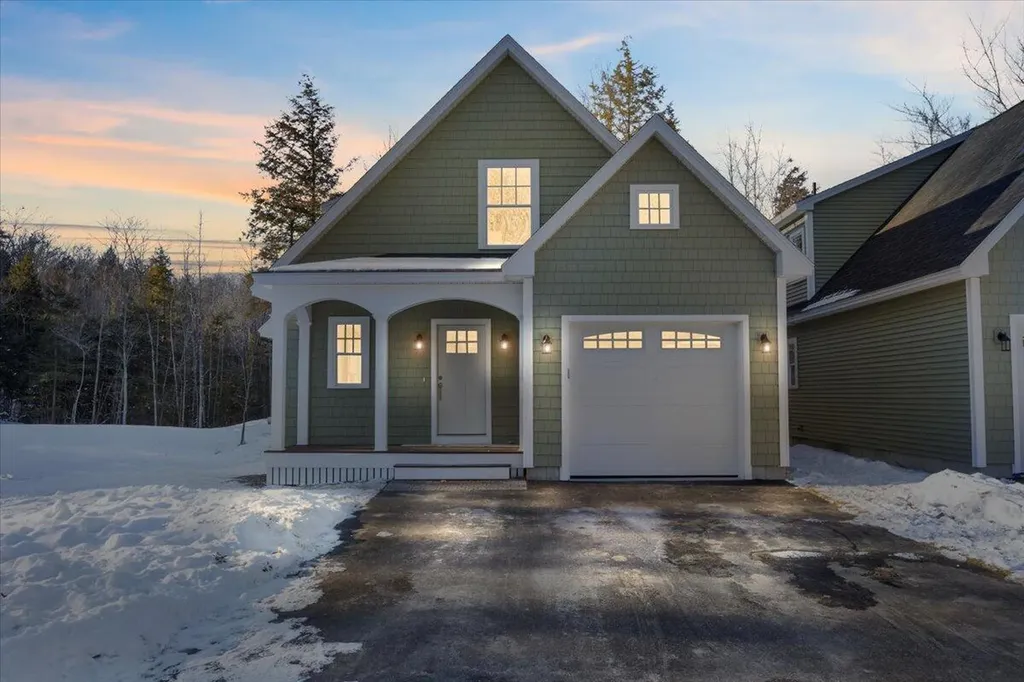 10 Cortland Place Standish ME 04084