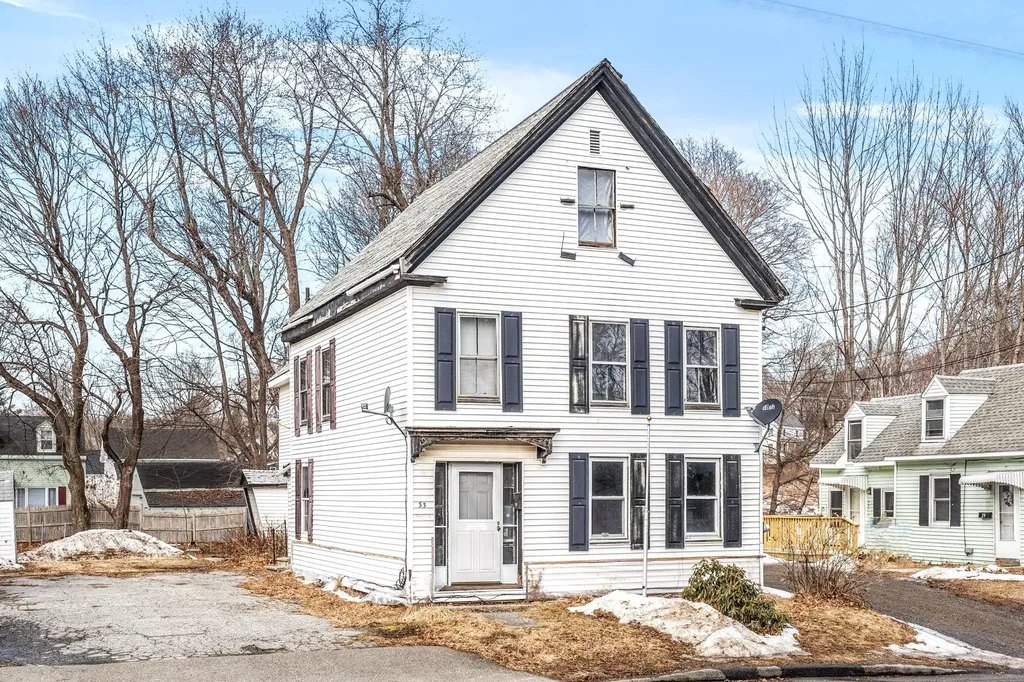 33 Harrison Avenue Gardiner ME 04345