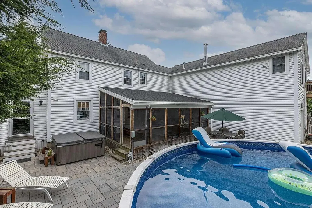 220 North Street Saco ME 04072