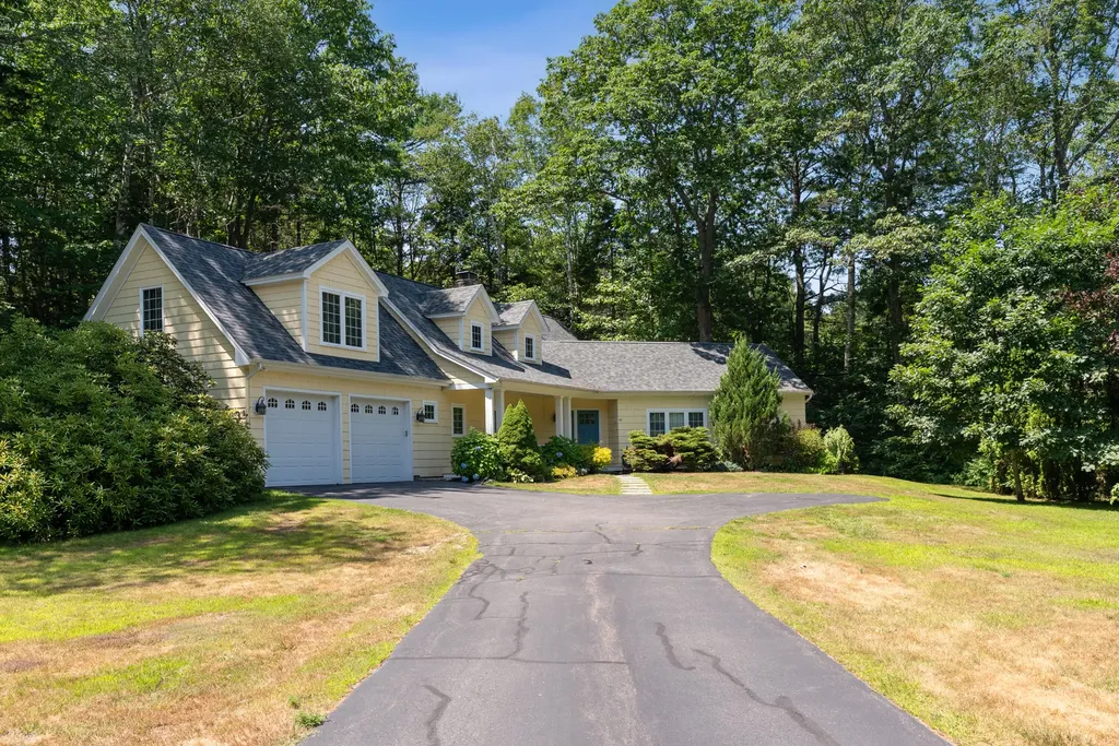 45 Beach Avenue Kennebunk ME 04043
