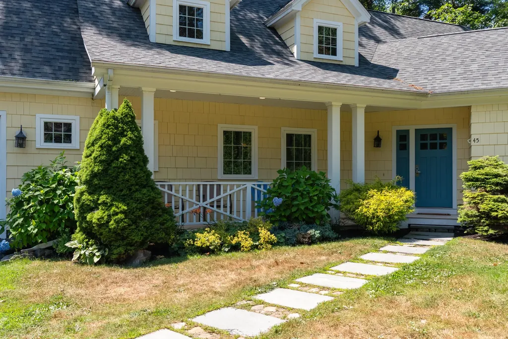 45 Beach Avenue Kennebunk ME 04043