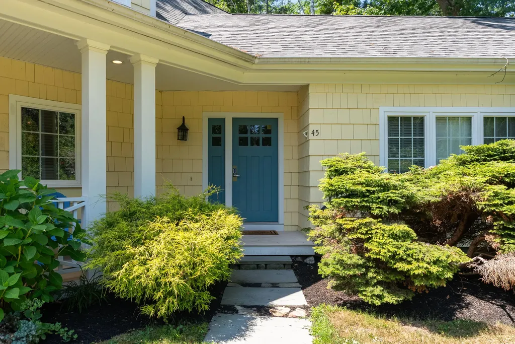 45 Beach Avenue Kennebunk ME 04043