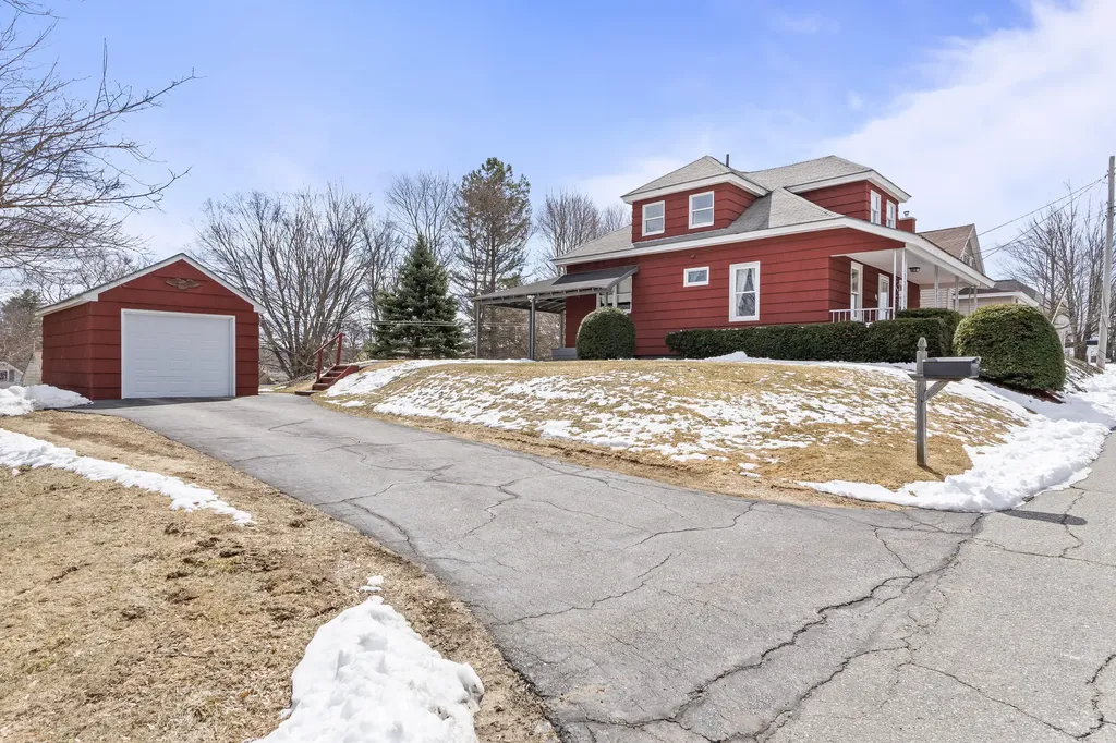 41 Beckett Street Lewiston ME 04240