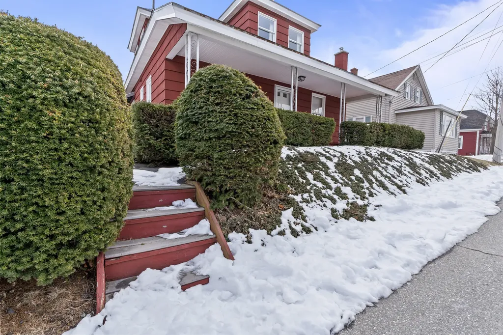 41 Beckett Street Lewiston ME 04240