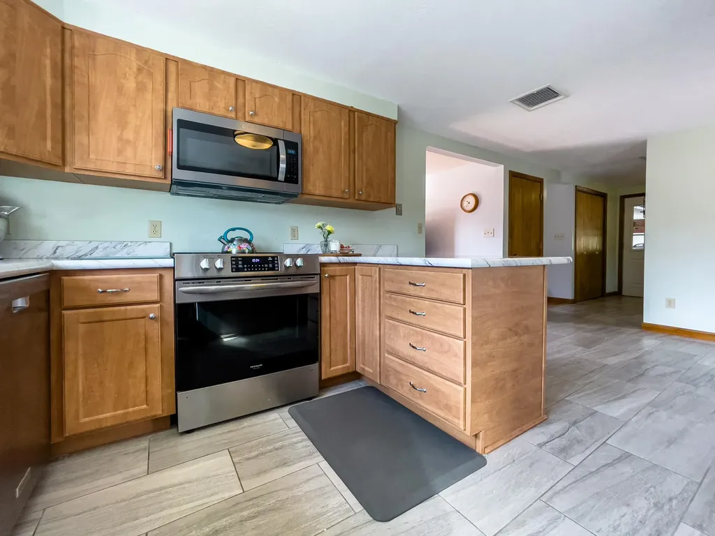 43 Groundhog Hill Road Buxton ME 04093