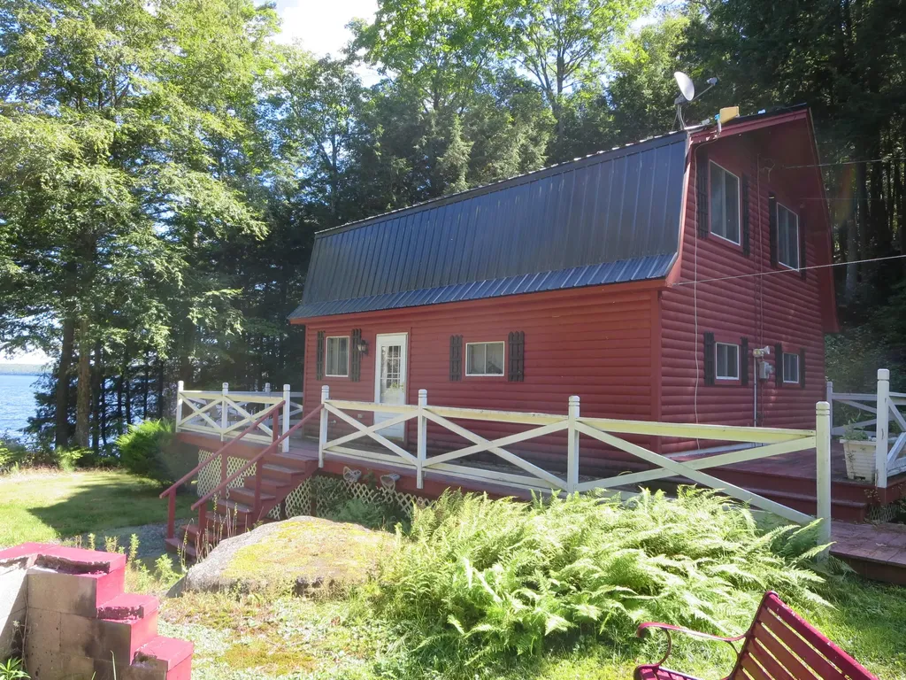 7 Norway Point Road Lake View Plt ME 04463