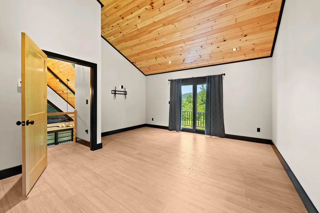 16 Dundee Lane Bridgton ME 04009