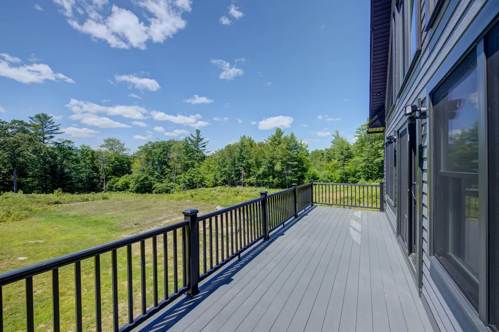 16 Dundee Lane Bridgton ME 04009