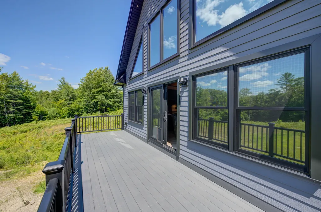 16 Dundee Lane Bridgton ME 04009