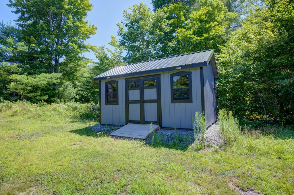 16 Dundee Lane Bridgton ME 04009