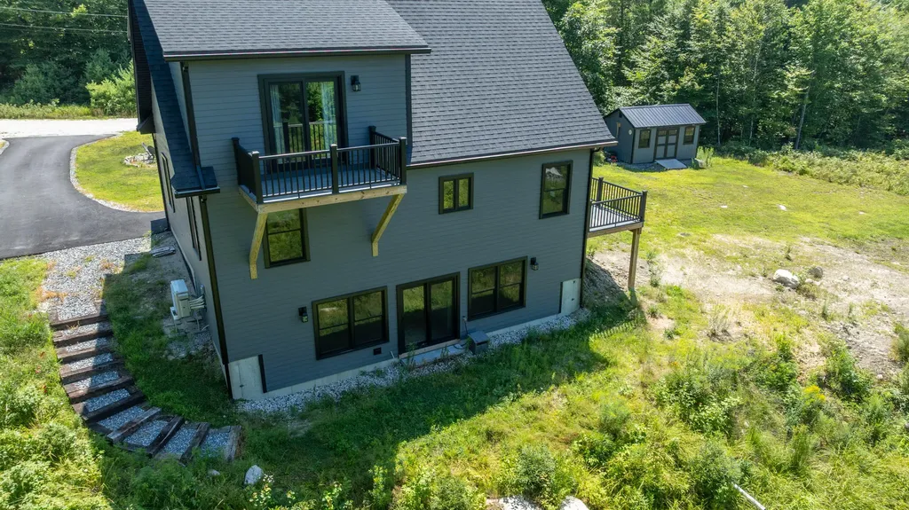 16 Dundee Lane Bridgton ME 04009