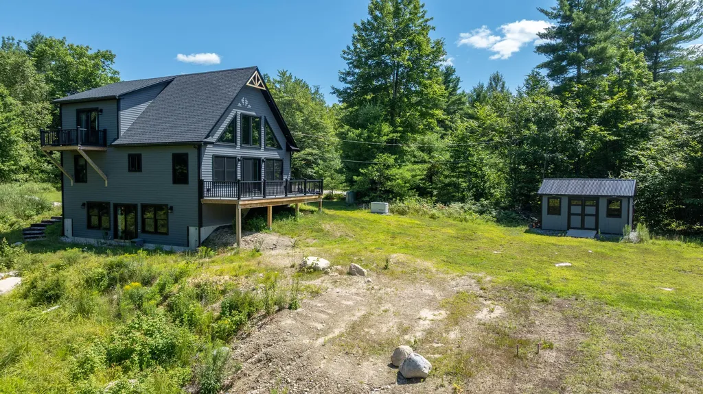 16 Dundee Lane Bridgton ME 04009