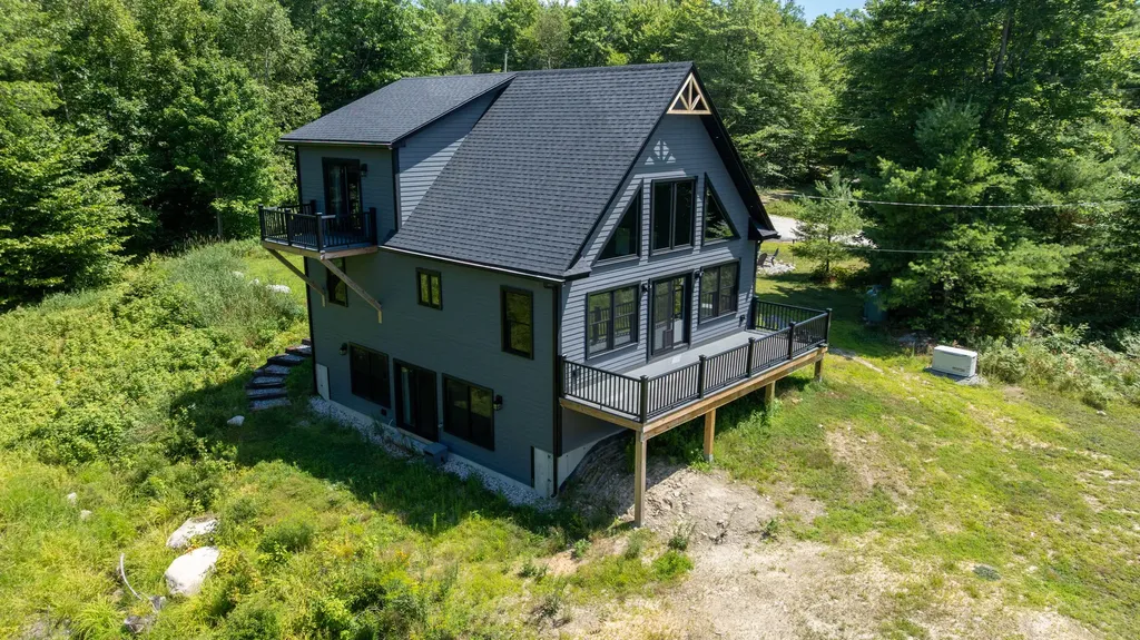 16 Dundee Lane Bridgton ME 04009