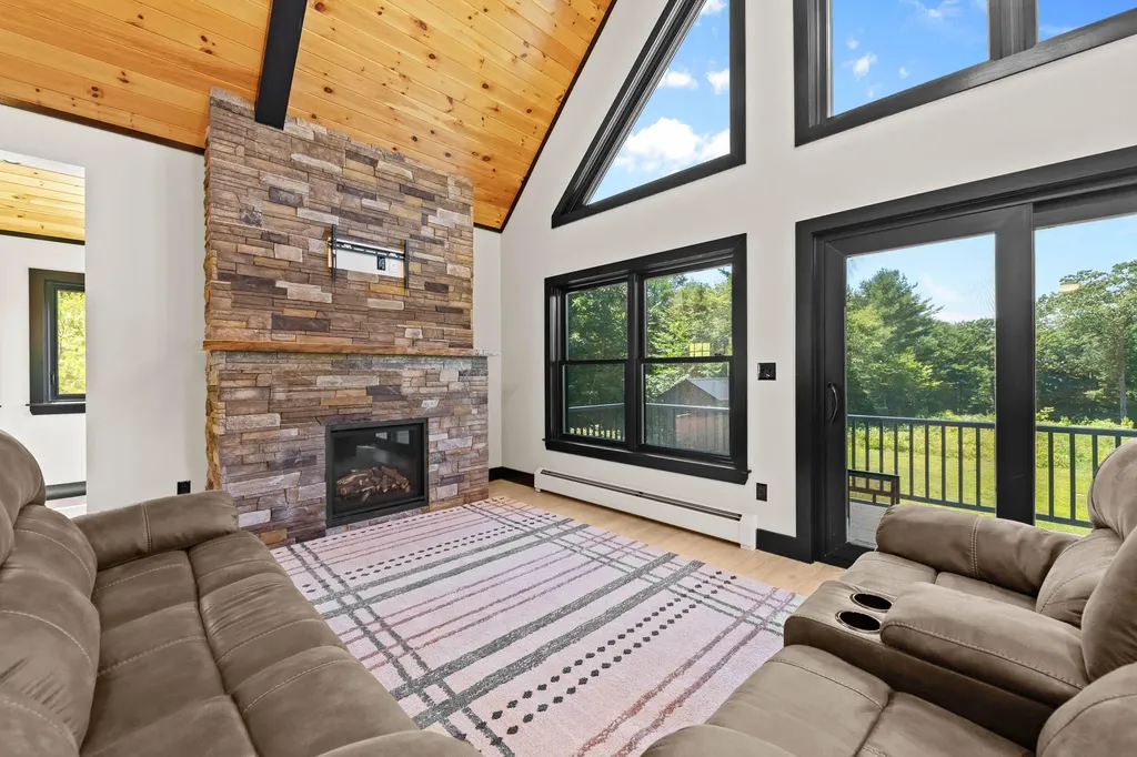 16 Dundee Lane Bridgton ME 04009