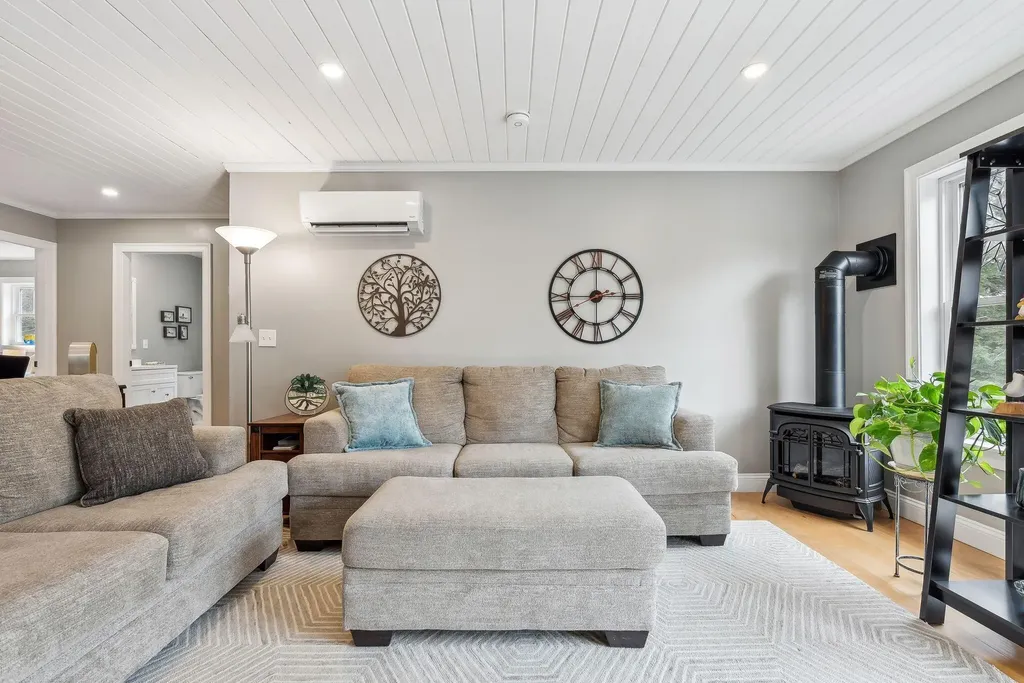 18 Hickory Drive Wiscasset ME 04578