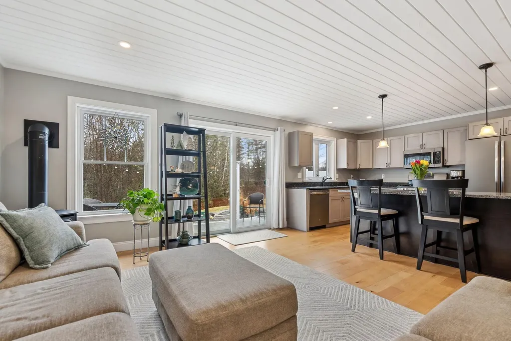 18 Hickory Drive Wiscasset ME 04578
