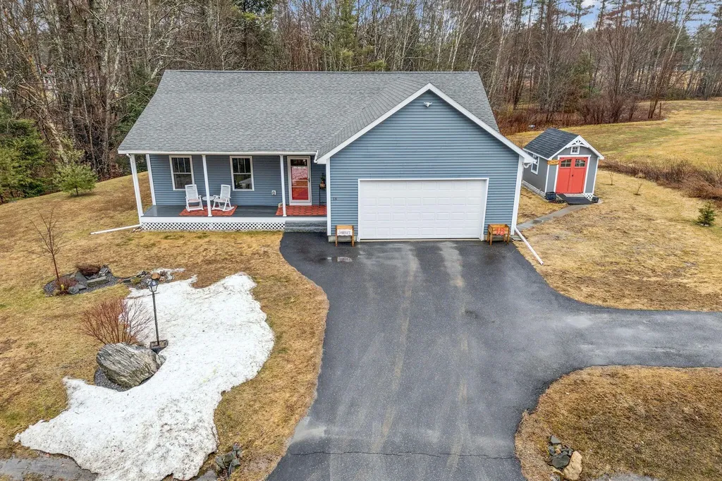 18 Hickory Drive Wiscasset ME 04578