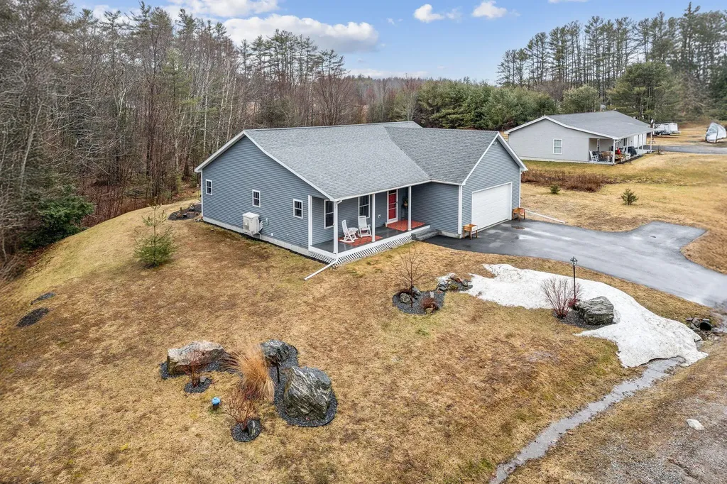 18 Hickory Drive Wiscasset ME 04578