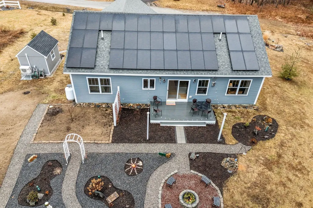 18 Hickory Drive Wiscasset ME 04578