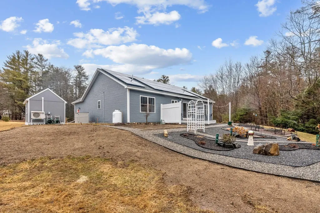 18 Hickory Drive Wiscasset ME 04578