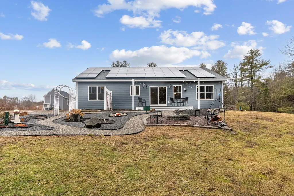 18 Hickory Drive Wiscasset ME 04578