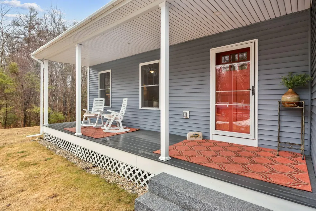 18 Hickory Drive Wiscasset ME 04578