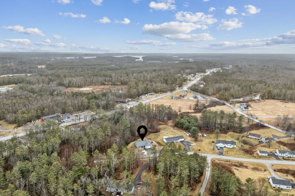 18 Hickory Drive Wiscasset ME 04578