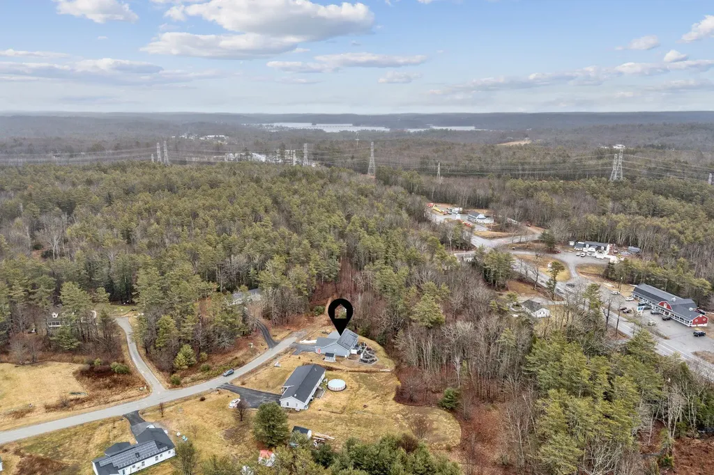 18 Hickory Drive Wiscasset ME 04578