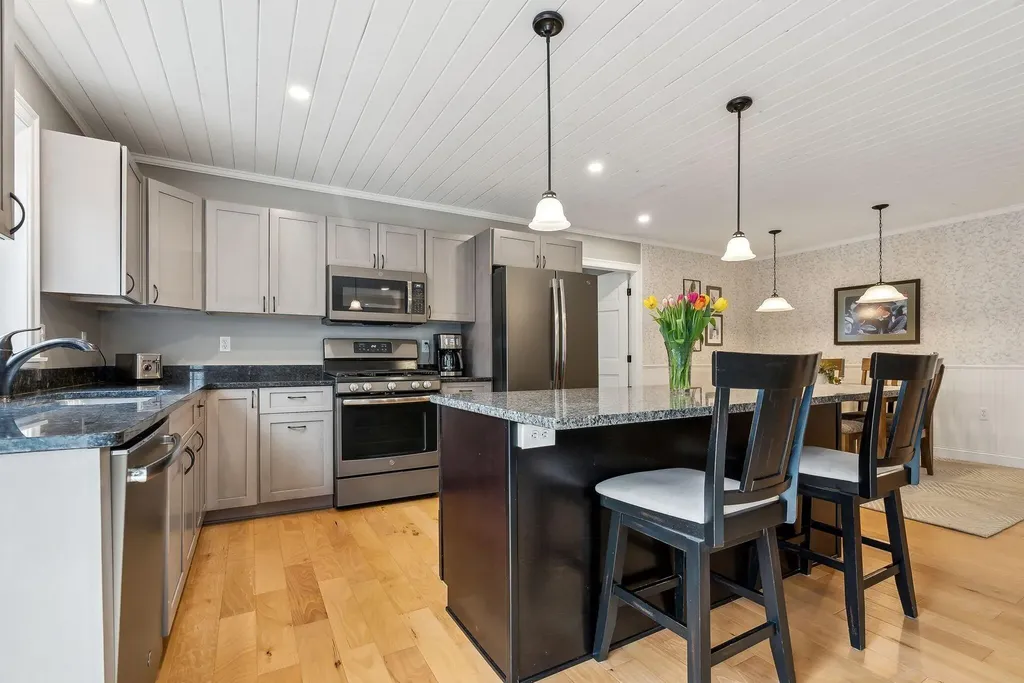18 Hickory Drive Wiscasset ME 04578
