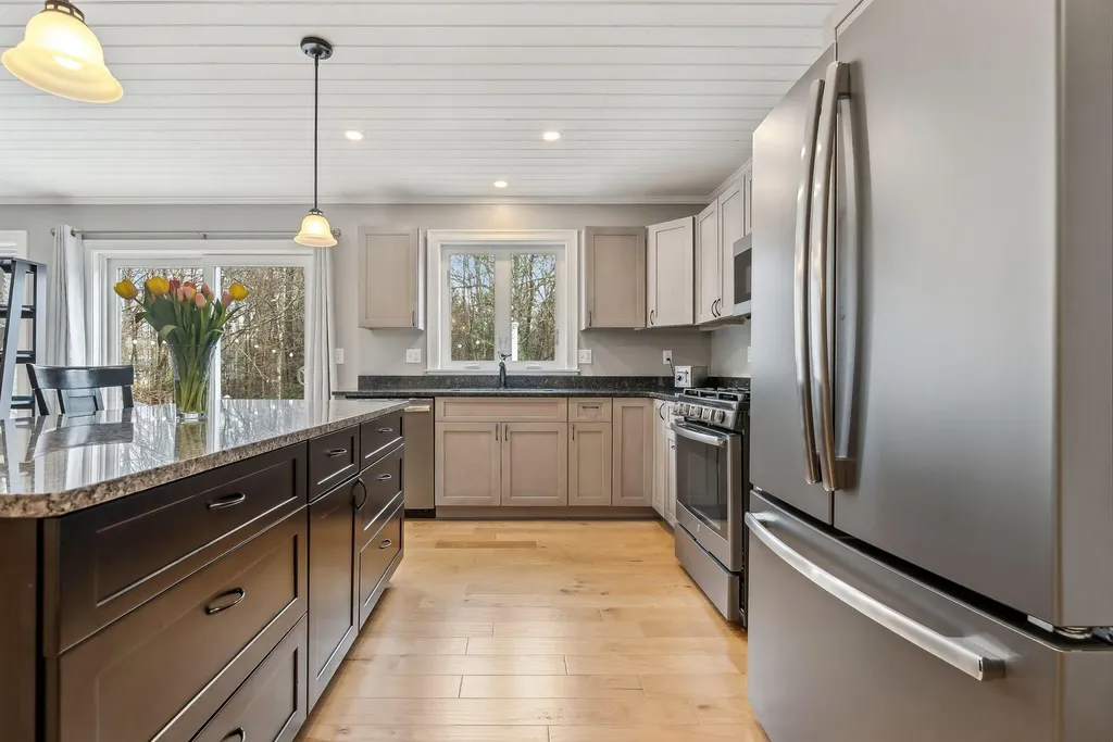 18 Hickory Drive Wiscasset ME 04578