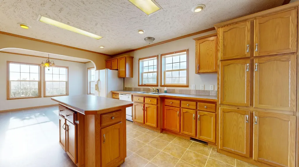 515 Main Street Richmond ME 04357