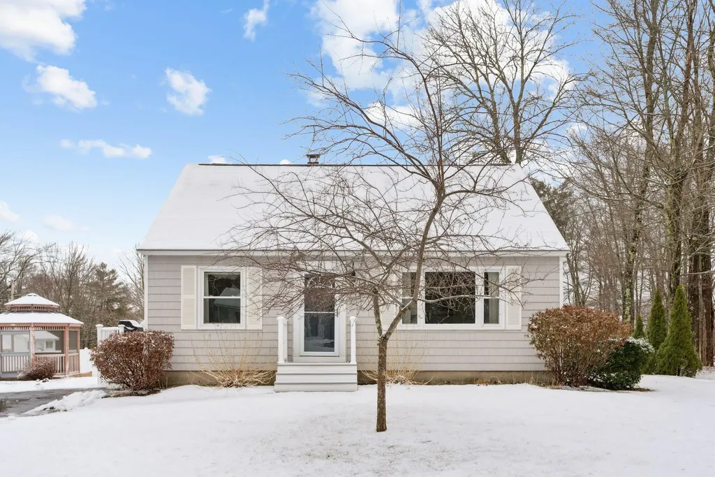 17 Dunstan Avenue Scarborough ME 04074