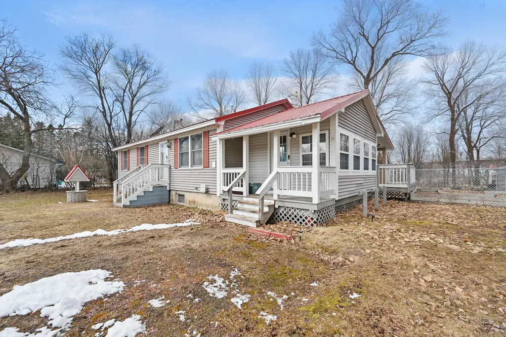 40 Saint James Street Skowhegan ME 04976