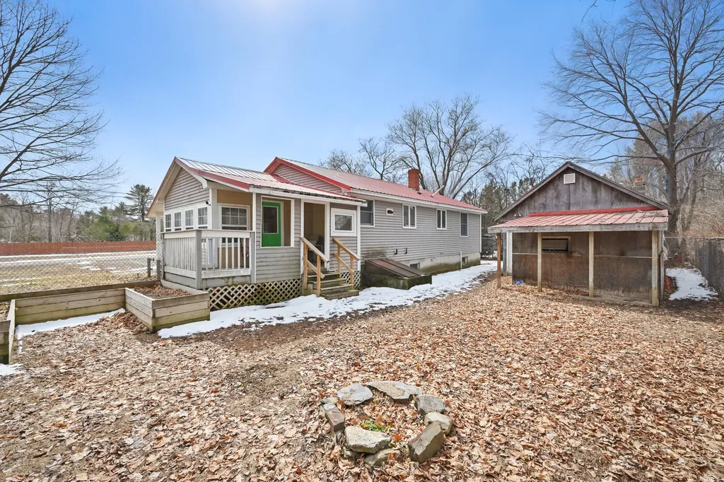 40 Saint James Street Skowhegan ME 04976