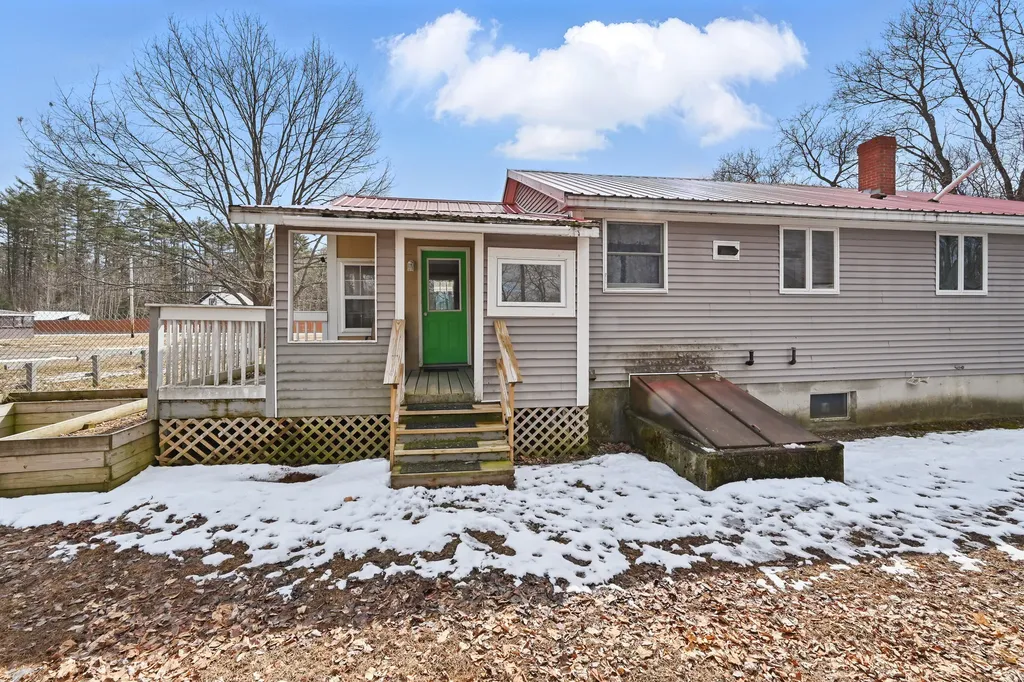 40 Saint James Street Skowhegan ME 04976