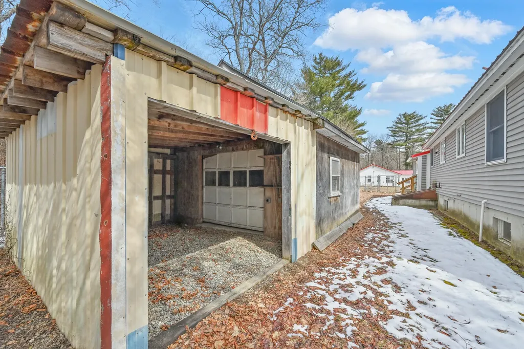 40 Saint James Street Skowhegan ME 04976