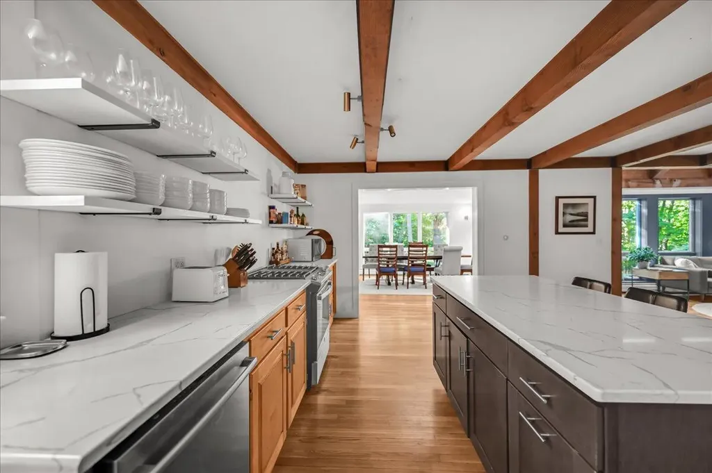 29 Penny Lane Blue Hill ME 04614