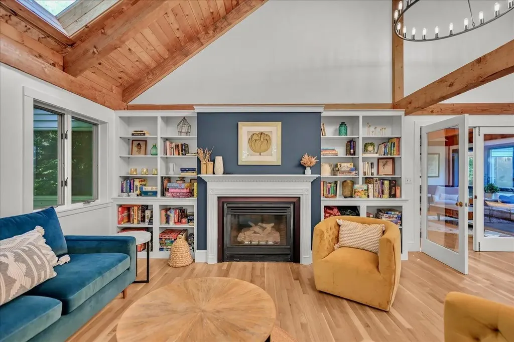 29 Penny Lane Blue Hill ME 04614