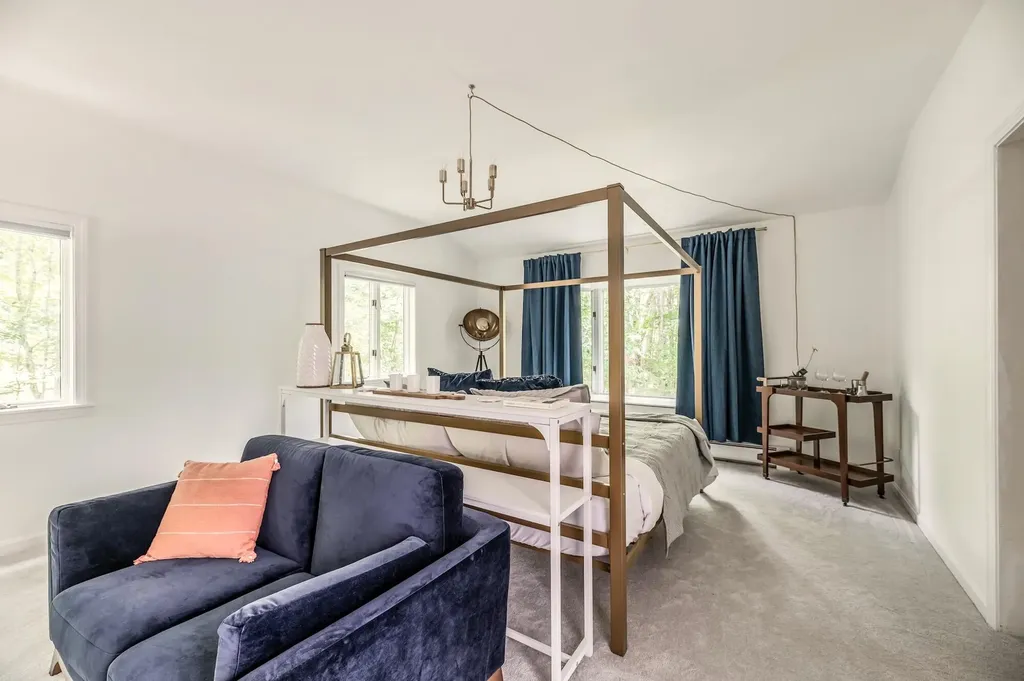 29 Penny Lane Blue Hill ME 04614