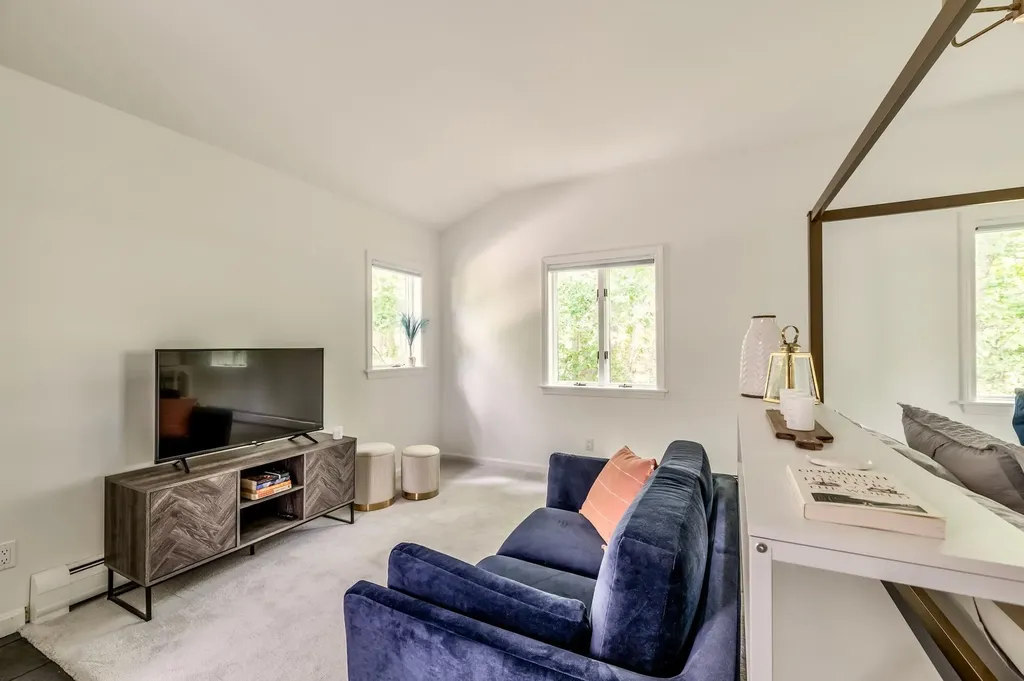 29 Penny Lane Blue Hill ME 04614