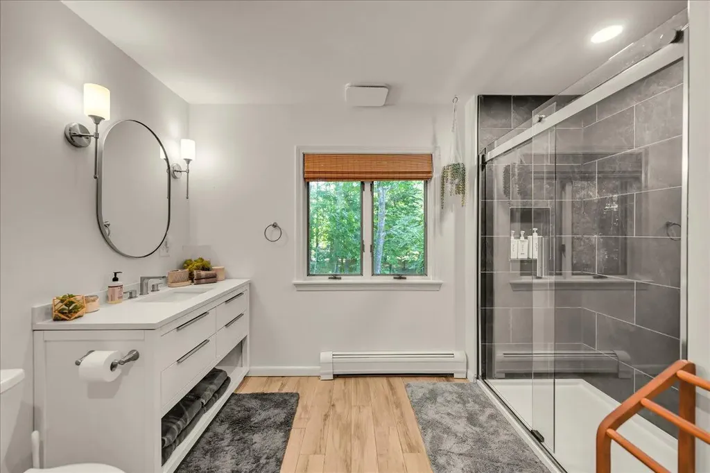 29 Penny Lane Blue Hill ME 04614