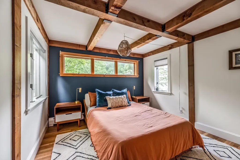 29 Penny Lane Blue Hill ME 04614