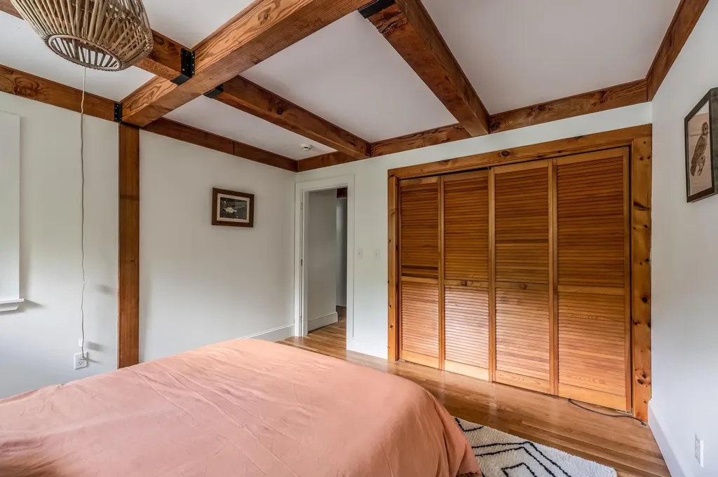 29 Penny Lane Blue Hill ME 04614