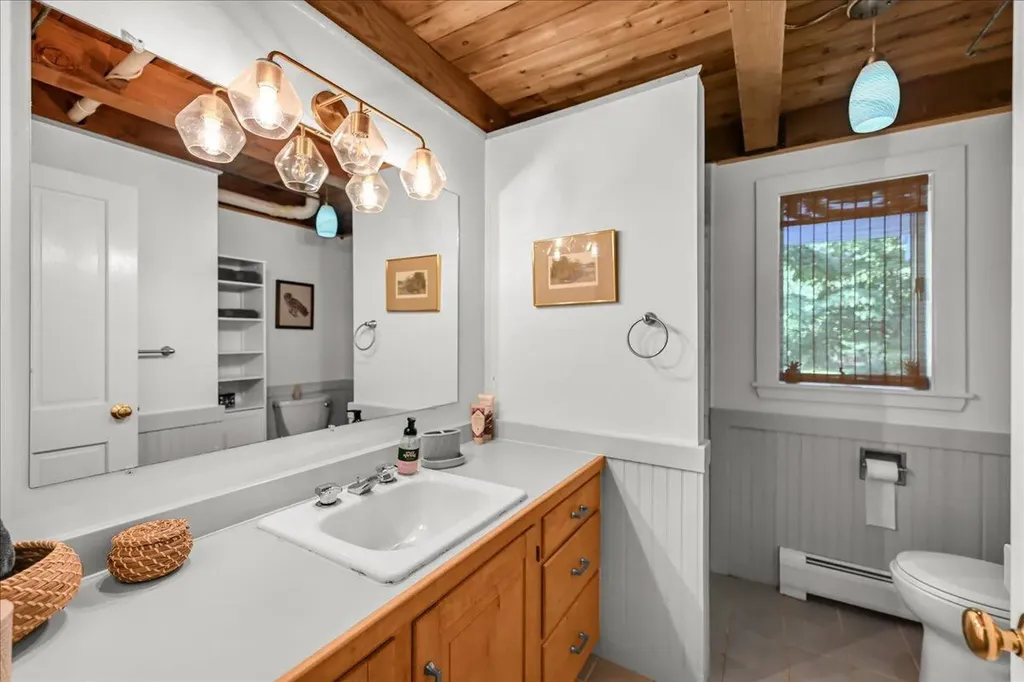 29 Penny Lane Blue Hill ME 04614
